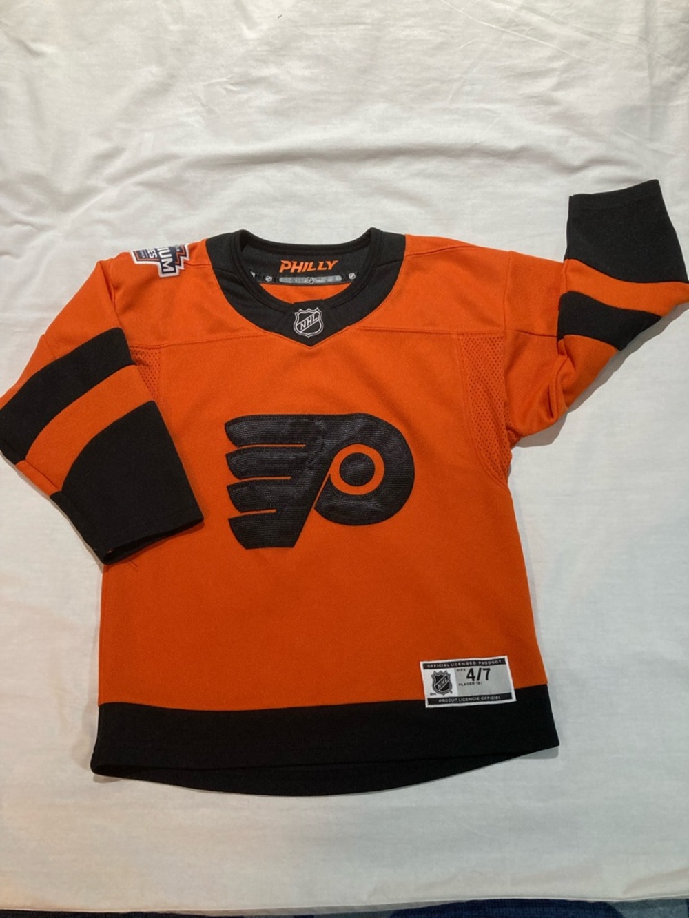 Philadelphia Flyers Youth Jersey size small, 4/7, NWOT!